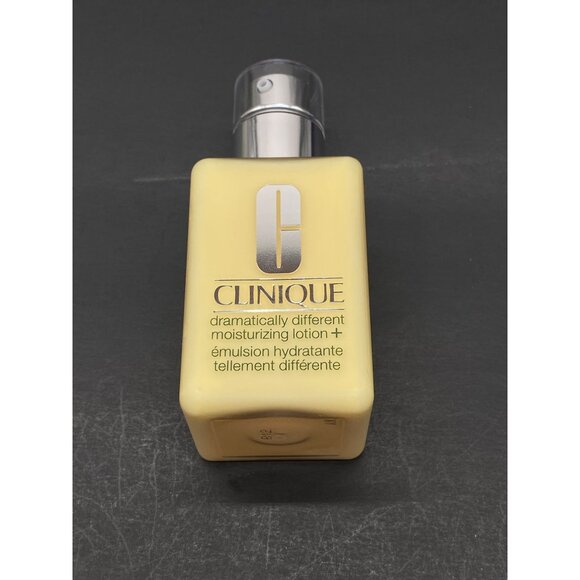 Clinique Dramatically Different Moisturizing Lotion+™ 4.2 oz 125ml - Picture 3 of 4